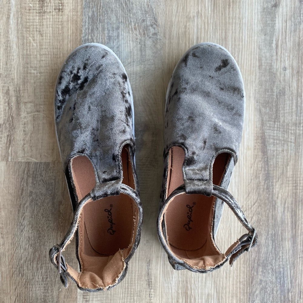 Women’s Qupid Olive-green faux-velvet Mary Jane Shoes